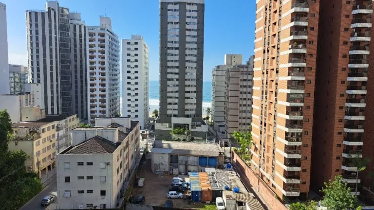 Imagem APARTAMENTO AMPLO NA PRAIA DAS ASTÚRIAS COM VISTA PARA O MAR, LAZER E 2 VAGAS