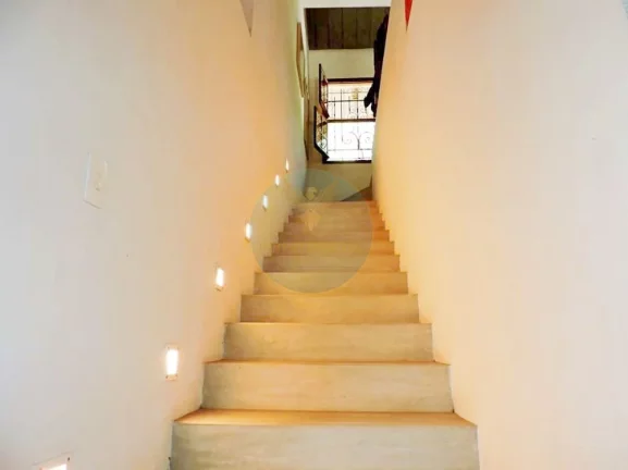 Imagem Casa em Condomínio a Venda no bairro Granja Viana - Embu das Artes, SP
