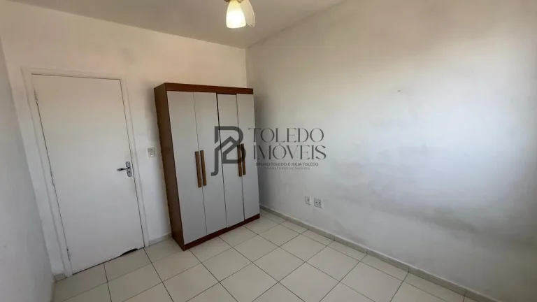 Imagem Apartamento 02 dormitórios com 01 suíte, vista livre e andar alto - Guilhermina/PG