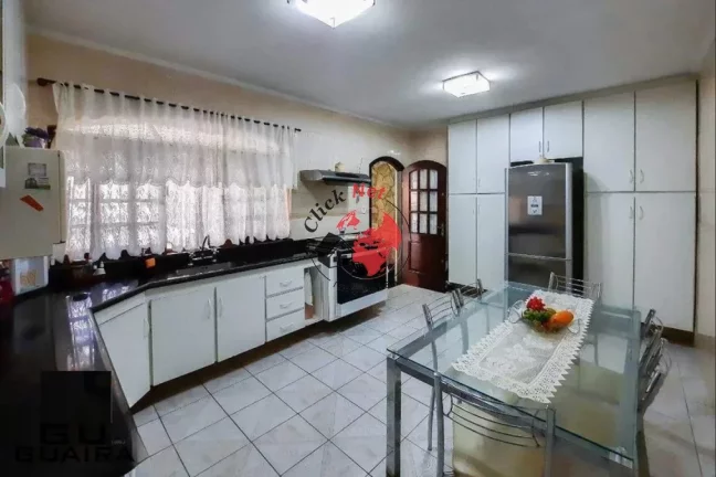 Imagem Sobrado com Piscina à Venda no Bairro Independência – Espaço, Lazer e Conforto para Sua Família!