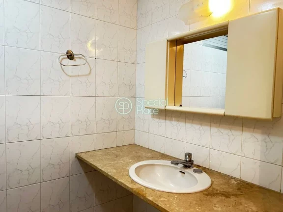 Imagem Ótimo apartamento com 109m² em Moema Pássaros Living amplo com janelões, o terceiro dormitório ...