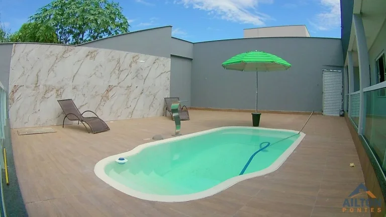 Imagem Casa Linear com 4 Quartos à Venda em Praia de Santa Mônica - Guarapari/ES