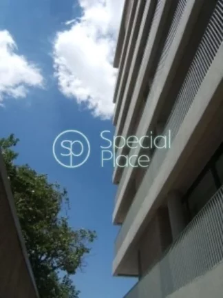 Imagem O apartamento se assemelha a uma casa, mas de um jeito absolutamente atual e urbano, com imensas por...