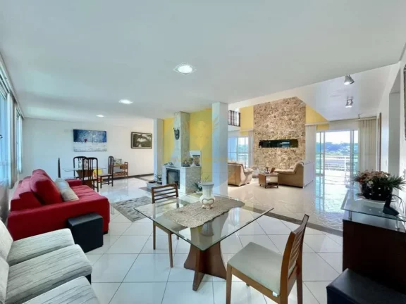 Imagem Casa em Condomínio a Venda no bairro Granja Viana - Carapicuíba, SP