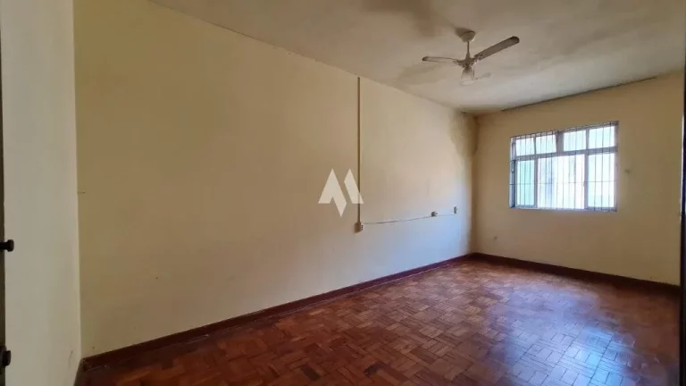 Imagem Prédio Comercial à venda com 4 salas e Estacionamento no Centro de Santos/SP