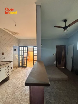 Imagem Casa à venda em Ribeirão Preto-SP, Jardim Diva Tarlá de Carvalho: 2 quartos, 1 sala, 1 banheiro, 2 vagas, 80m²!