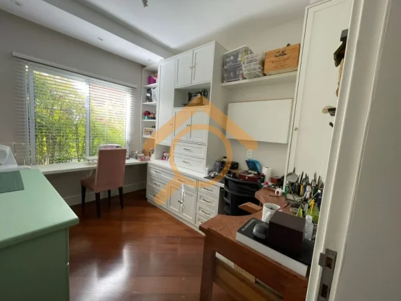 Imagem Casa em Condomínio de Luxo na Vila Cruzeiro - 4 Quartos, 2 Suítes, 2 Salas, 5 Banheiros, 3 Vagas de Garagem, 267m²