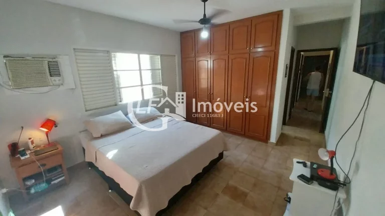 Imagem Casa à venda em Campo Grande-MS, 3 quartos, 1 suíte, 4 vagas de garagem na Vila Taquarussu - Imperdível!