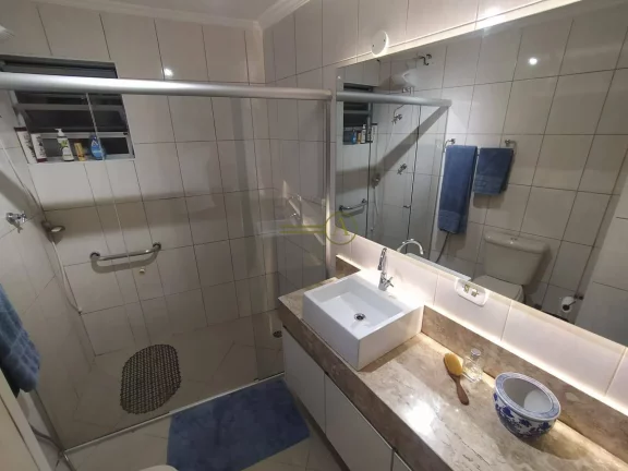 Imagem Apartamento á venda Apenas 400 metros da praia vista mar e morro definitiva