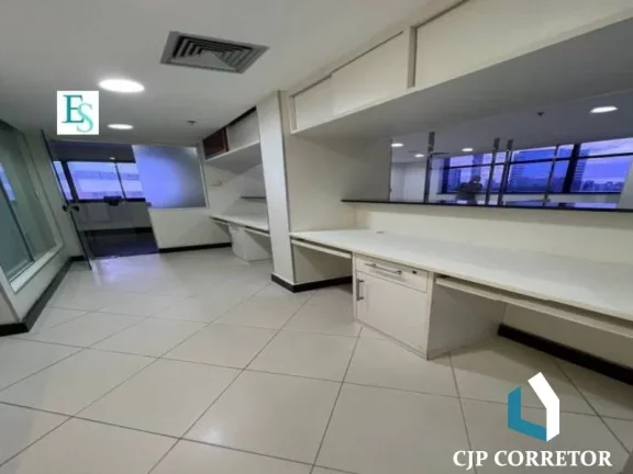 Imagem Sala para alugar na Pituba. 340m² para Clínica em centro odntomédico.