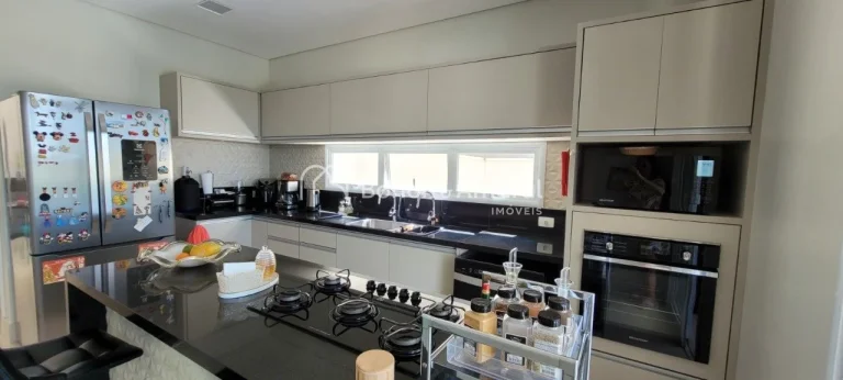 Imagem Casa a venda no Alphaville Dom Pedro : Sobrado moderno, com muita luz natural e uma vista fantástic...