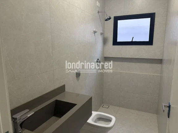Imagem Desfrute de Conforto e Elegância na Linda Casa do Res. Golden Park II: 3 Dormitórios (2 Suítes), 3 Banheiros, 2 Vagas e Amplo Terreno de 250m²!