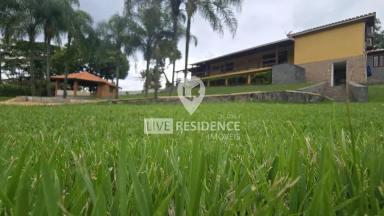 Chácara com 4.000m² de terreno e muito lazer