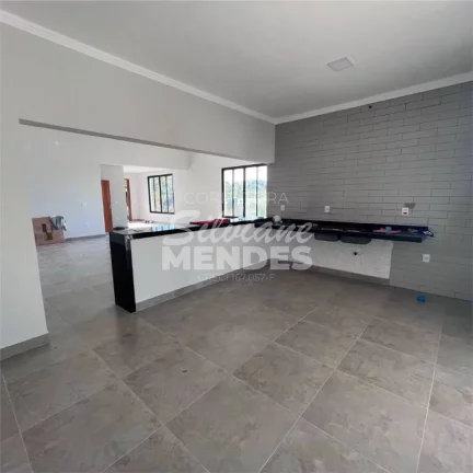 Imagem Casa com 4 suítes, nova com 360m² no condomínio Saint Charbel
