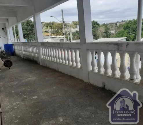 Imagem Casa com salão comercial a venda no Pq. Umuarama em Suzano