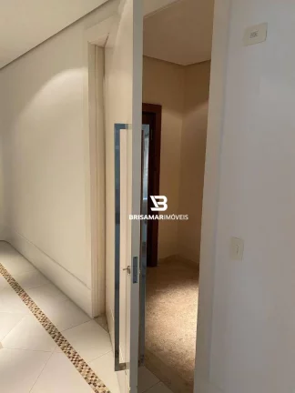 Imagem PITANGUEIRAS- UM VERDADEIRO LUXO DE APARTAMENTO , FINO ACABAMENTO , GARAGEM DEMARCADA NO PRÉDIO.