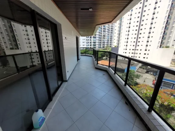 Imagem PITANGUEIRAS – DUAS QUADRAS DA PRAIA, MARAVILHOSO APARTAMENTO COM 140,00 M² ÚTEIS, 02 VAGAS DE GARAGEM NO PRÉDIO, LOCALIZAÇÃO PRIVILEGIADA, PISCINA.