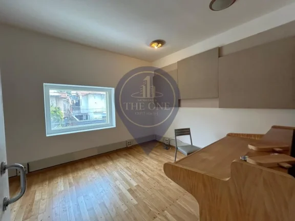 Imagem Imperdível! Casa à venda na Vila Mariana, São Paulo-SP, com 8 quartos, 1 suíte, 3 banheiros, 2 vagas de garagem e 200m².