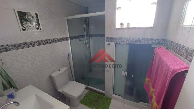 Imagem Casa com 2 dormitórios à venda, 100 m² por R$ 190.000,00 - Centro - São Gonçalo/RJ
