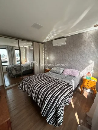 Imagem Lindo sobrado com 200m² de construção em terreno de 200m².
São 3 dormitórios, todos suítes, g...