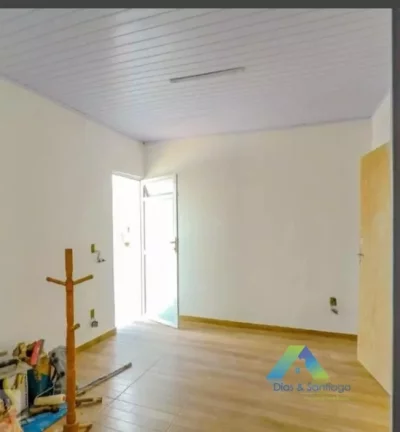 Imagem Otima casa toda reformada a 7 minutos da estação do metro Saúde localizada em bairro com fácil acesso a comércios.