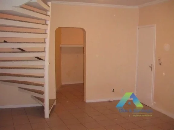 Imagem Sobrado todo reformado, 2 dormitórios, sala 2 ambientes, 3 vagas, com excelente localização e valor !