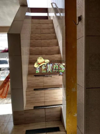 Imagem CASA À VENDA COM 3 SUÍTES ITANHAÉM