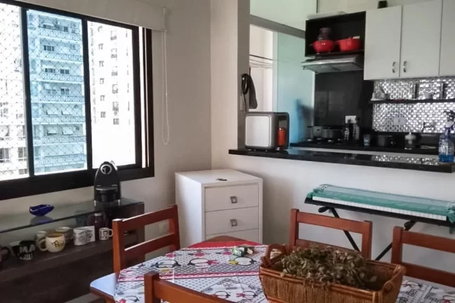 Imagem Flat com 3 dormitórios à venda, 112 m² por R$ 700.000,00 - Pitangueiras - Guarujá/SP