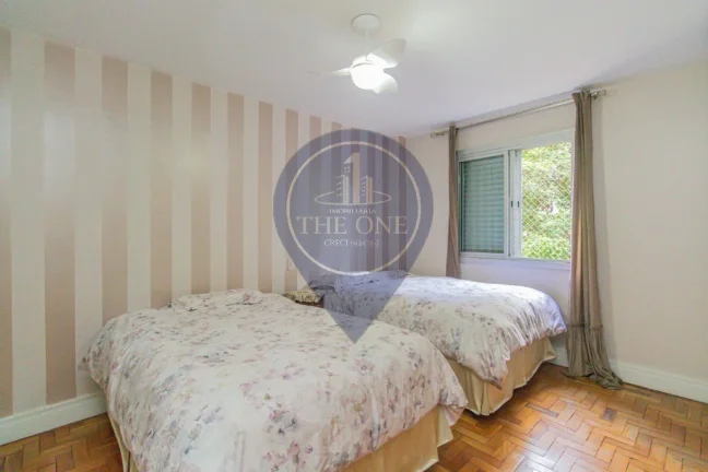 Imagem Apartamento à venda em Cerqueira César, São Paulo-SP: 3 quartos, 1 suíte, 2 banheiros, 1 vaga, 154m². Venha conferir!