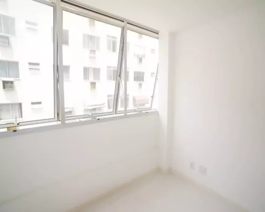 Imagem Rua Soares Caldeira - Madureira - Vendo sala de 22m² - Centro Empresarial Madureira - Aluguel R$500,00