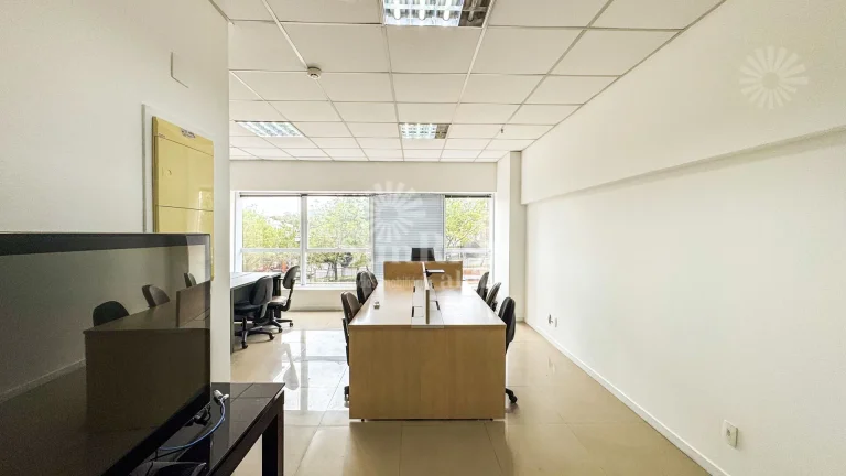 Imagem Sala Comercial mobiliada para alugar 42m² - 1 vaga- R$4.221,00 pacote - Brascan Alphaville -SP