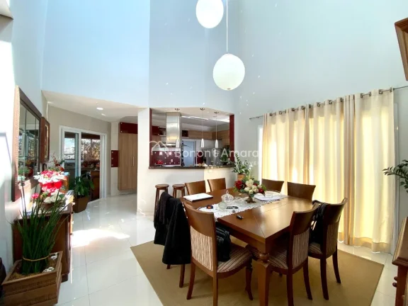 Imagem Linda casa à venda no Swiss Park em Campinas - SP.

Casa recém construída com sala com pé direit...