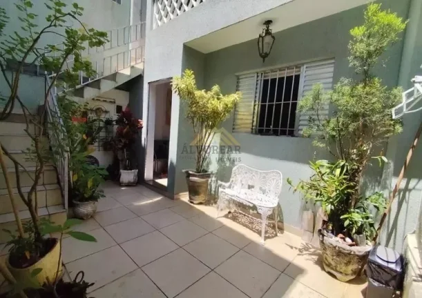 Imagem Lindo Sobrado com Edícula – 2 Suítes e 2 Vagas