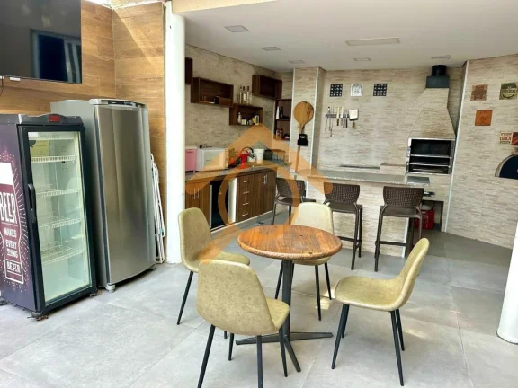 Imagem Casa de Luxo no Condomínio Vila das Magnólias: 4 quartos, 3 suítes, 2 salas, 2 vagas na Jardim Prudência, SP. Aproveite!