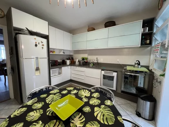 Imagem Apartamento Vista Mar com 3 dormitórios à venda no Centro de Balneário Camboriú/