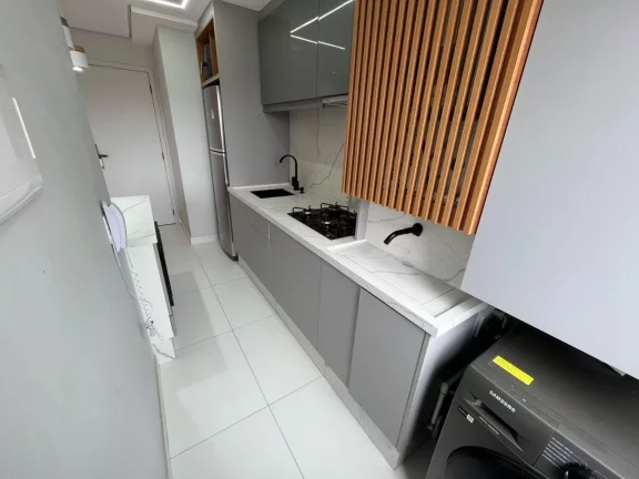Imagem Apartamento todo mobiliado com 42 m², oferece conforto com seus 2 dormitórios, sala, cozinha e ban...