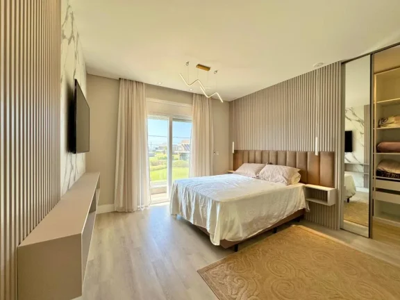 Imagem Casa em Condominio 4 Dormitórios - Bairro Capão Novo