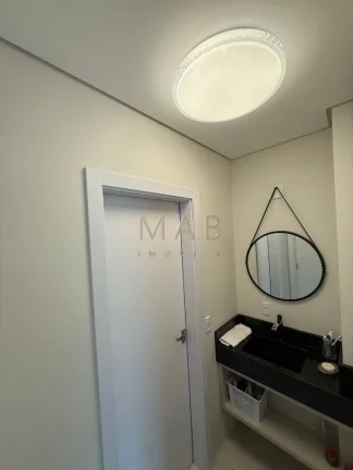 Imagem Imponente Casa de Luxo em Condomínio nos Ingleses, Florianópolis-SC: 5 quartos, 3 suítes, 3 salas, 5 banheiros, 424m² de área.