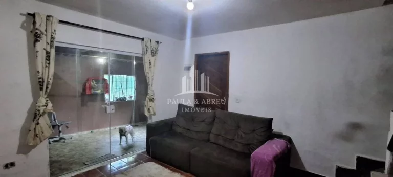 Imagem Casa 3 Dormitórios, 2 Banheiros, Lavanderia e 2 Vaga, muita escada, no Jardim Ipê, Mauá