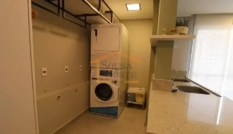 Imagem Apartamento 50m², 2 dormitórios, cozinha planejada com forno e armários, sala 2 ambientes, varand...