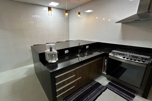 Imagem Casa de vila para venda em Vila Santa Cruz com 3 quartos, sendo 2 suítes, 280m2