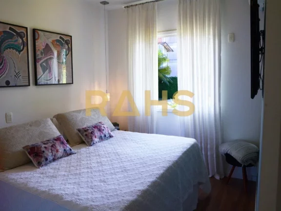 Imagem Descubra a vida luxuosa em um condomínio fechado com este incrível imóvel de 2 andares com 3 quar...