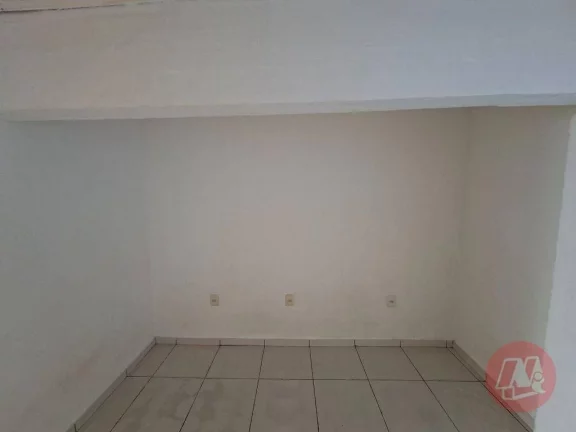 Imagem Casa com 3 dormitórios para alugar, 56 m² por R$ 1.916,00/mês - Medianeira - Porto Alegre/RS