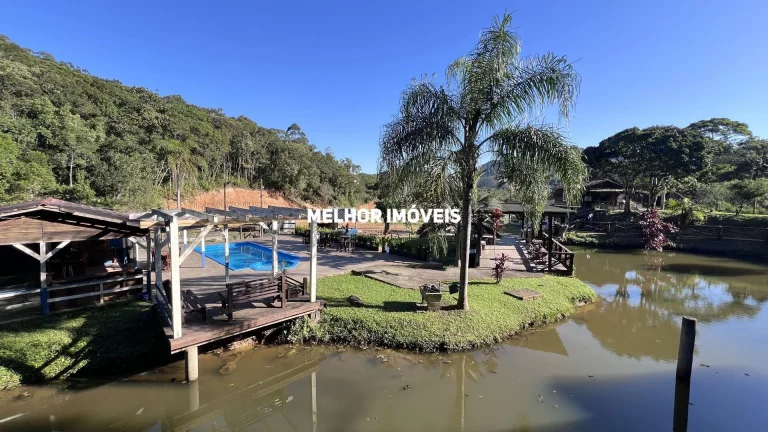 Imagem Chacara a venda em Camboriú com 14.000 m²
