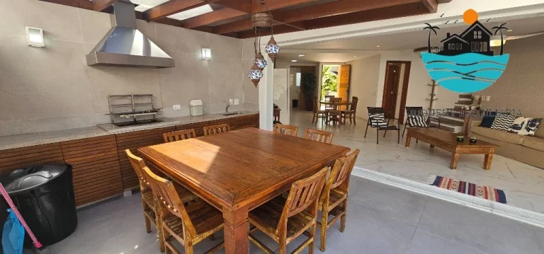 Imagem Temporada Aluguel em Juquehy com, 4 suítes, hidro, churrasqueira, 3 vagas, 300m da praia - Acomodação máx. 10 pessoas | Juquehy Imobiliária