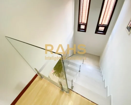 Imagem CASA NO VILA NOVA, PRÓXIMO A RUA XV DE NOVEMBR0 Excelente Sobrado, no Bairro Vila Nova, com 238 m2 ...