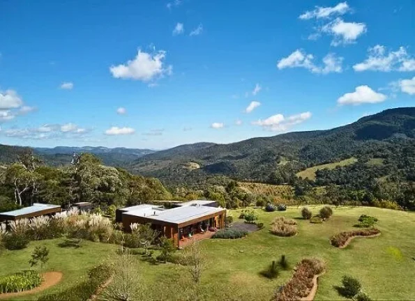 Imagem Sítio Mirante do Juncal: Arquitetura Consciente e Imersão na Natureza