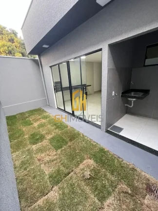 Imagem Casa com 3 quartos no Papillon Park, em terreno com 180m² com 114m² de área construída possui:- ...
