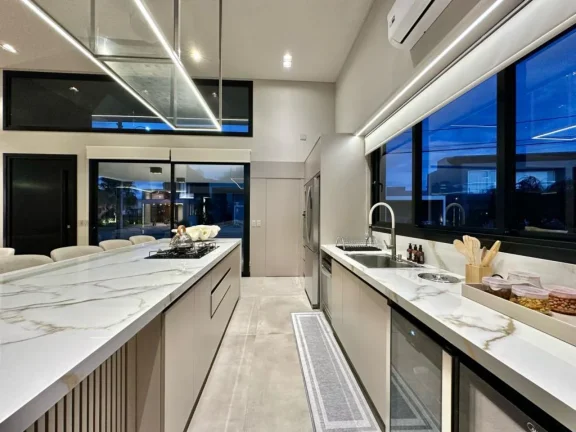 Imagem Casa em Condominio 4 Dormitórios - Bairro xangri-la