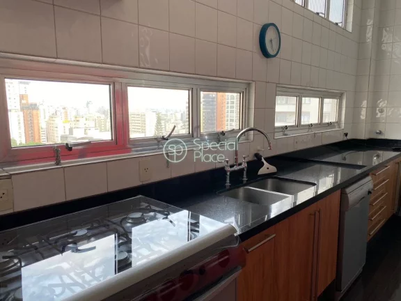 Imagem Excelente apartamento com 228m² no Jardim América. Inteiramente reformado, planta quadrada, pé di...